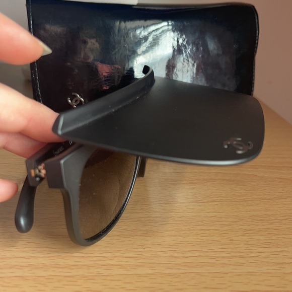 Chanel sunglasses - Picture 6 of 15